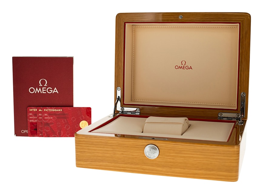 Omega Speedmaster Moonphase 304.33.44.52.03.001 Image 5